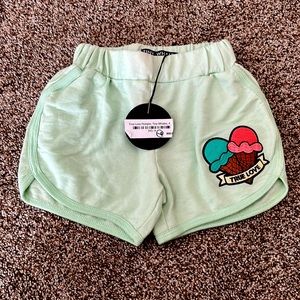 NWT Tiny Whales Shorts 🌹